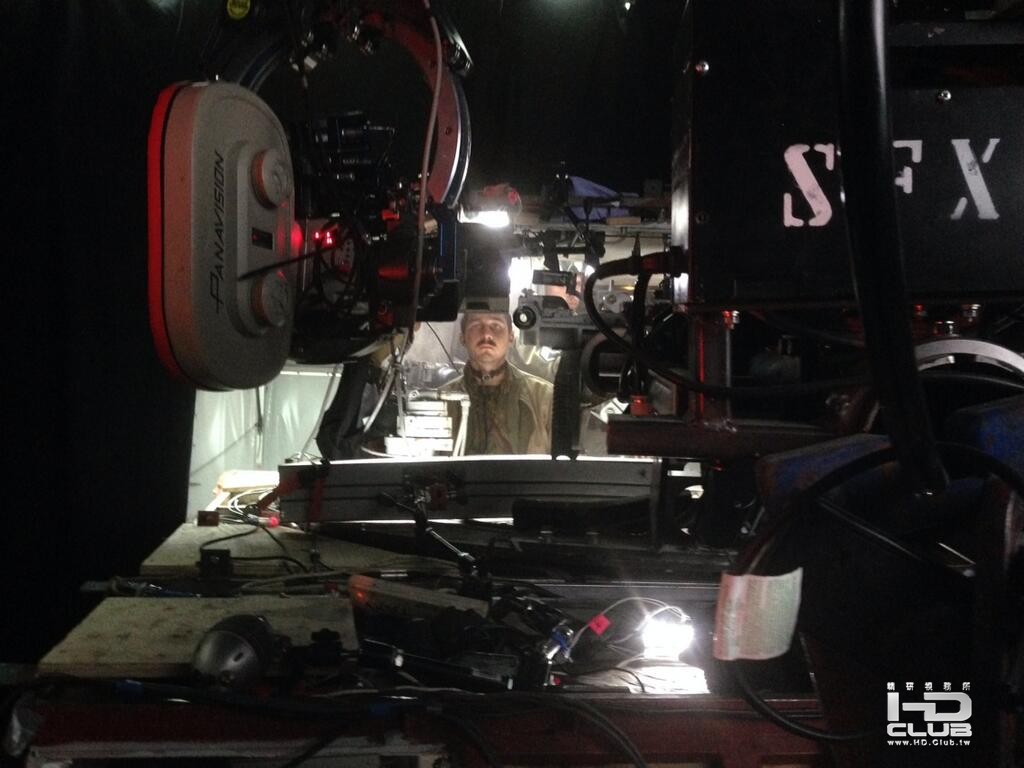 fury-set-image-10-shia-labeouf.jpg
