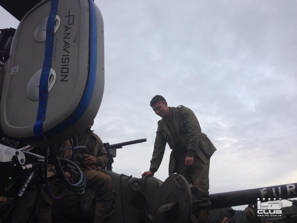 fury-set-image-3-logan-lerman.jpg