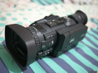JVC 4K攝影機 GY-HMQ10