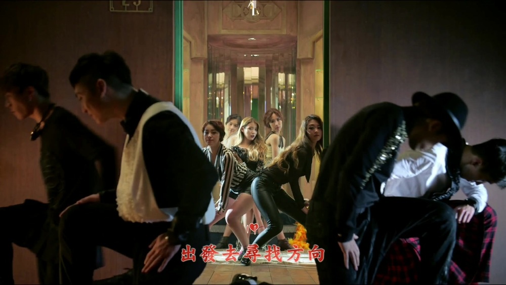 001[FOX][精緻中字][MV] IU - The Red Shoes 粉紅鞋 [精炫動態特效版][多音樂元素的童.jpg