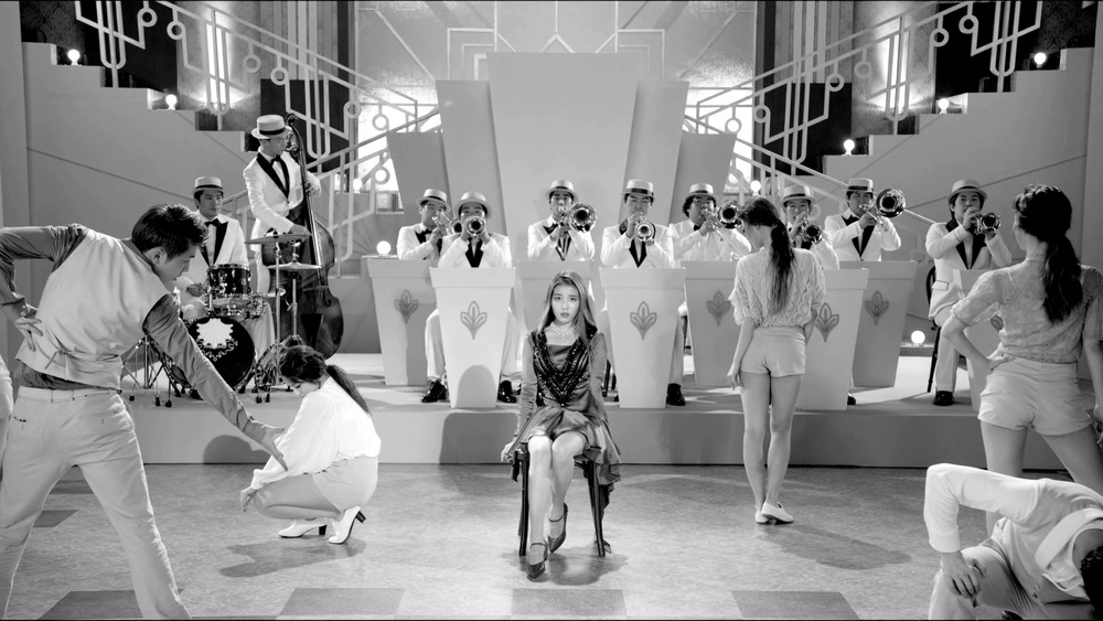 ED[FOX][精緻中字][MV] IU - The Red Shoes 粉紅鞋 [Performance ver][躍動的完整舞蹈.jpg