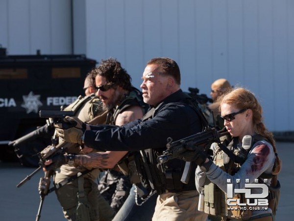 sabotage-arnold-schwarzenegger-joe-manganiello-mireille-enos-1-600x450.jpg