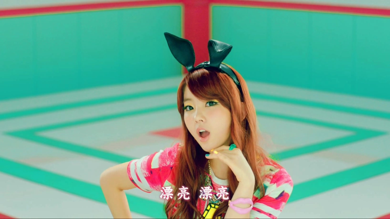 004[FOX][精緻中字][MV] Ladies\' Code - pretty pretty 漂亮 漂亮 [漂亮女孩.jpg