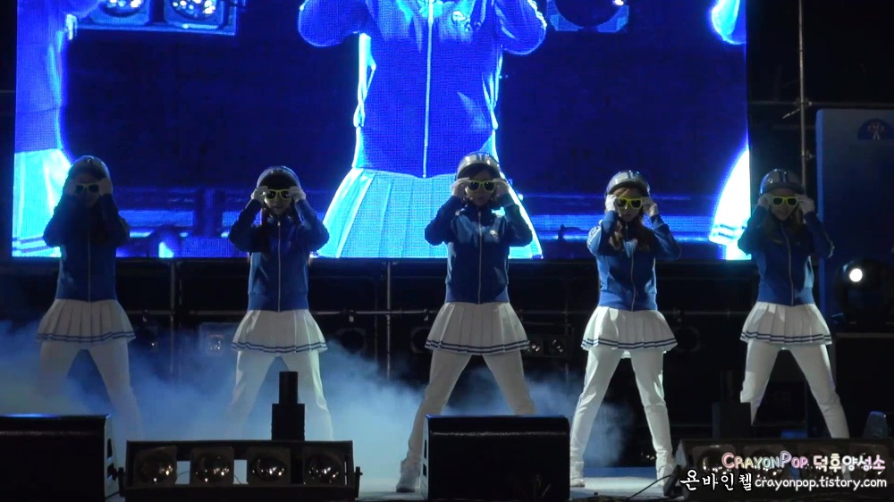 140111 크레용팝(Crayon Pop) 한솔오크밸리 공연 직캠 by 욘바인첼.mp4.jpg