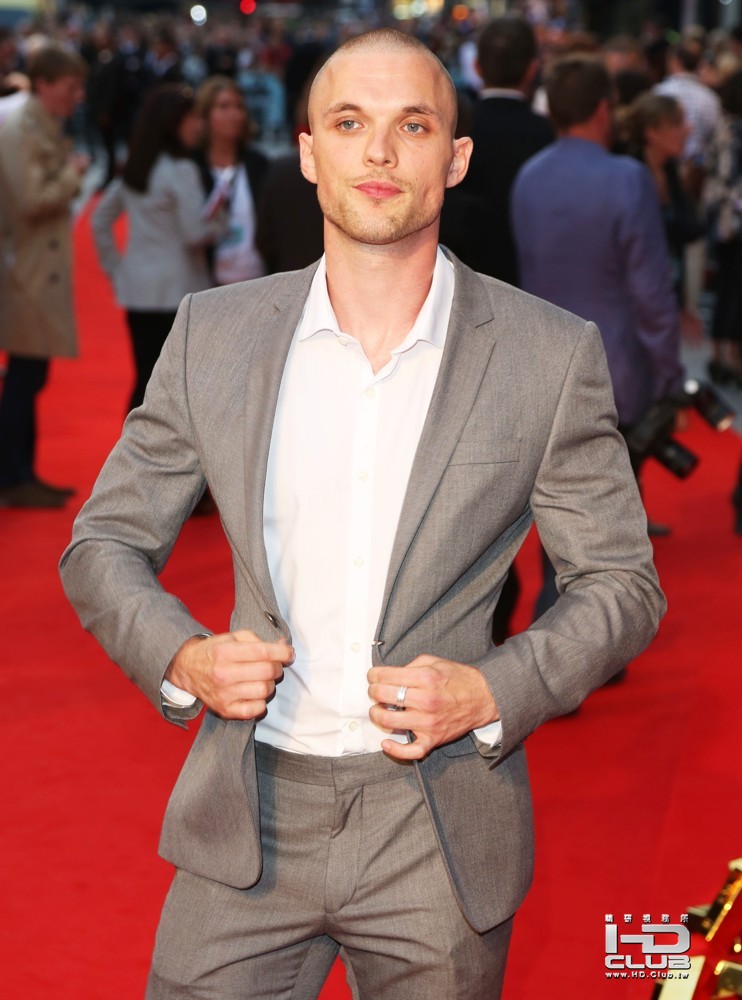 ed-skrein-uk-premiere-the-sweeney-01.jpg