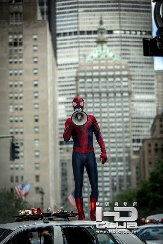 the-amazing-spider-man-2-andrew-garfield-megaphone.jpg