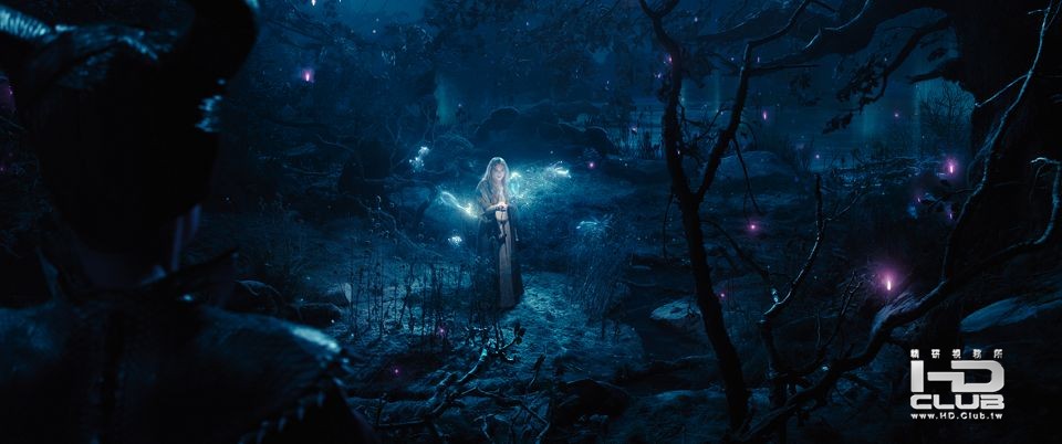 maleficent-elle-fanning-fairies.jpg