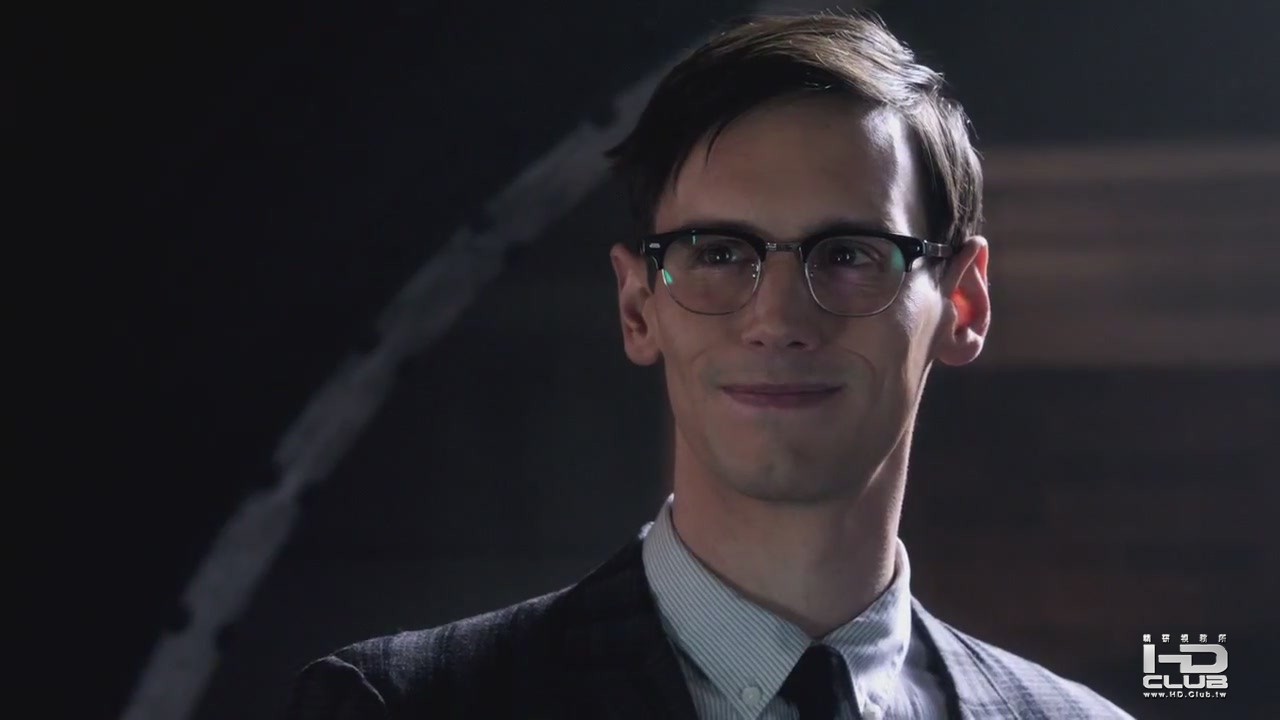 Official Extended Trailer   GOTHAM   FOX BROADCASTING[(003250)10-11-34].JPG