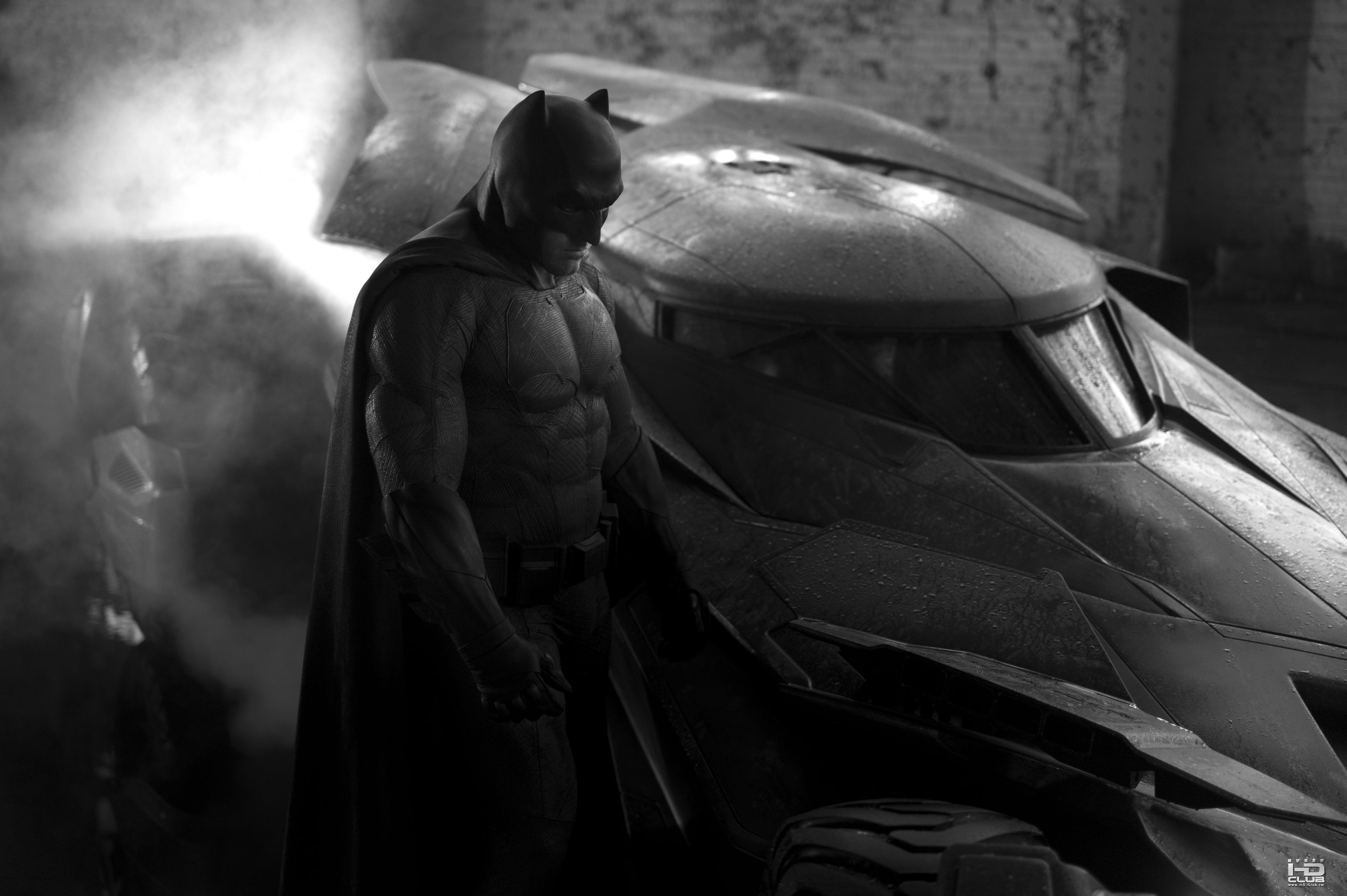 Batman-Affleck-Batman-new-Batmobile.jpg
