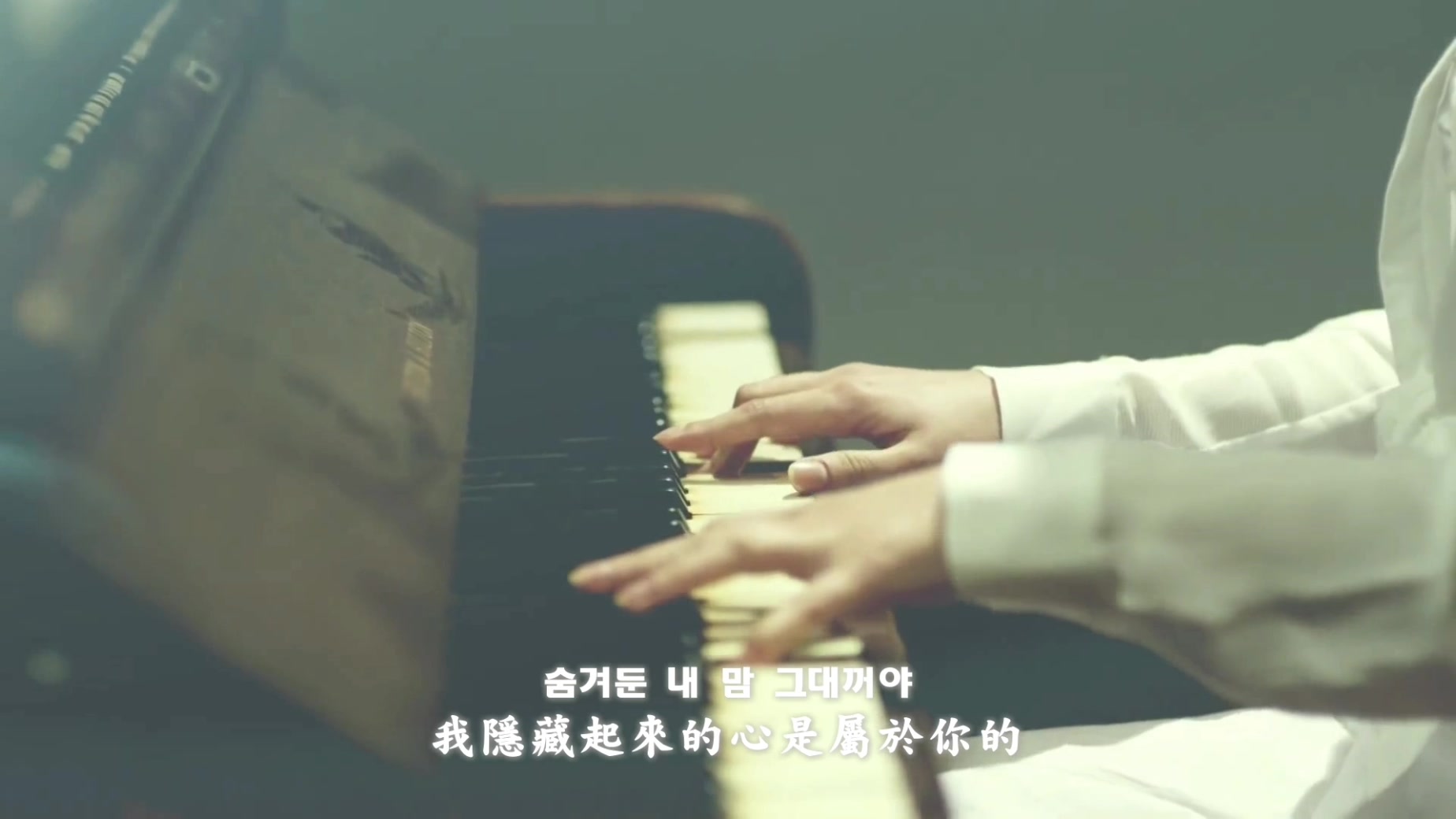 003[FOX][精緻中字][MV] 1PS - Because I\'m your girl [因為我是女生][單戀的.jpg