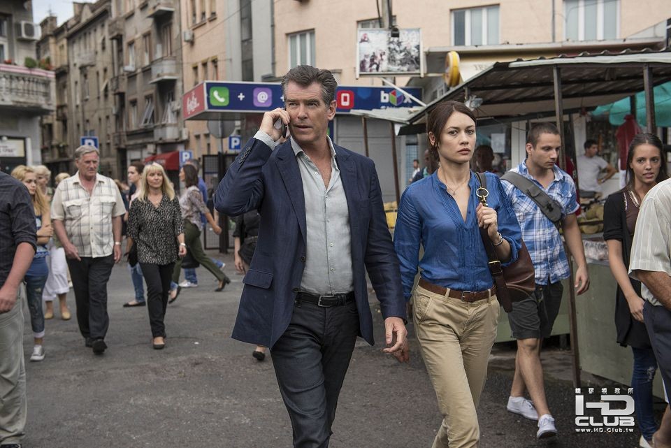 the-november-man-pierce-brosnan-olga-kurylenko.jpg