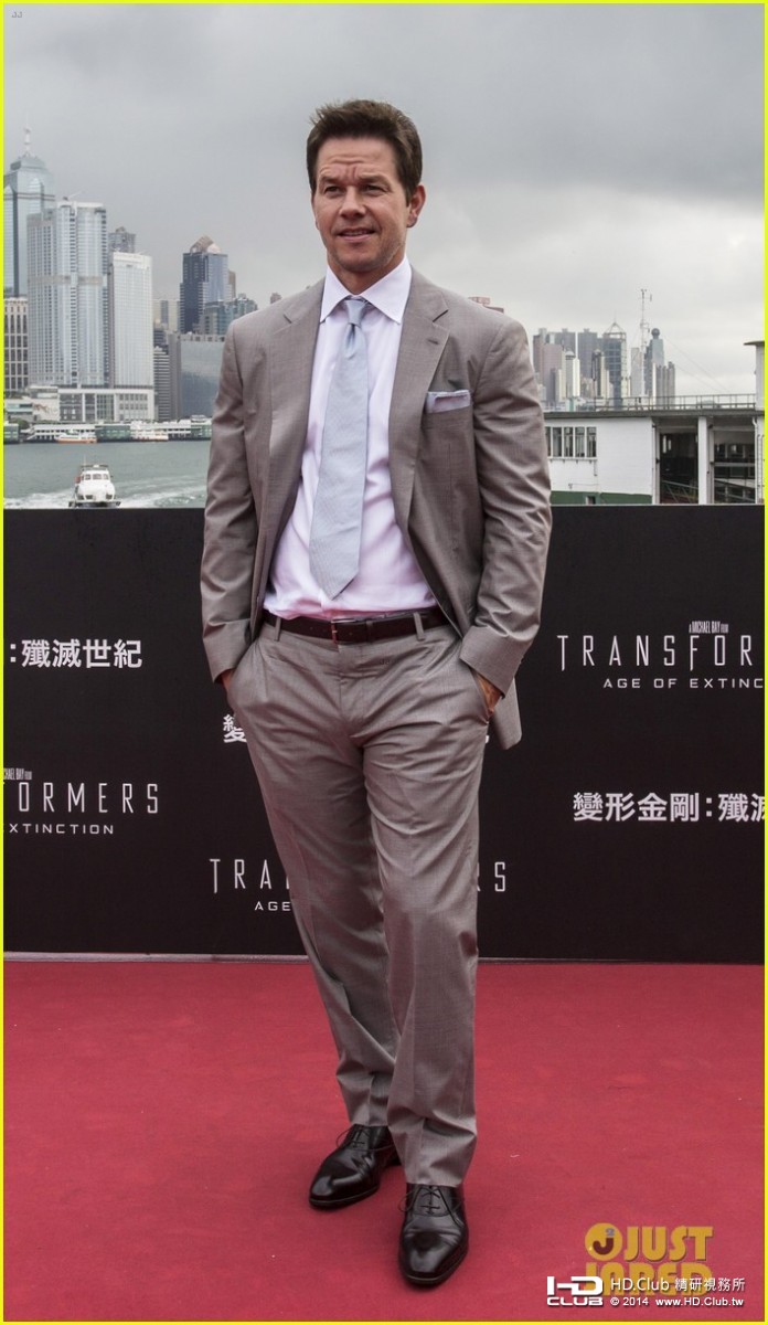 mark-wahlberg-jack-reynor-transformers-4-hong-kong-premiere-17.jpg