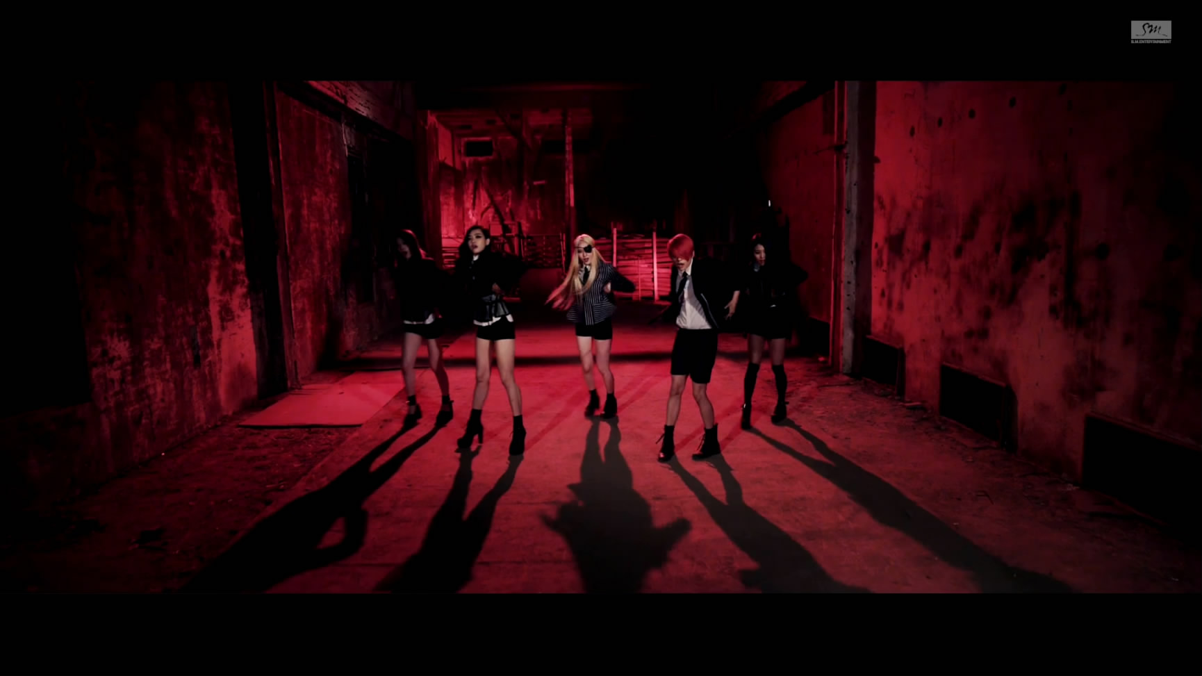 f(x).Red Light([00_03_26][20140705-144149-4].JPG