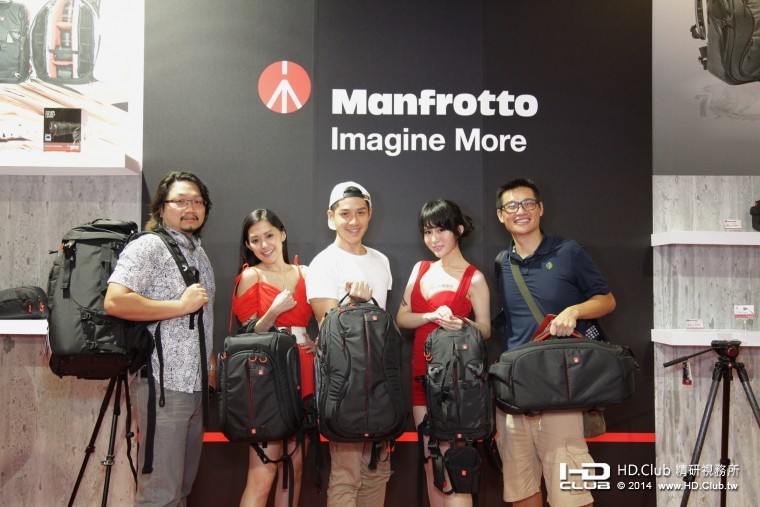 圖說3_知名部落客鮮師與動感小帆特別出席Manfrotto Pro Light旗艦級攝影包發表會.JPG.jpg