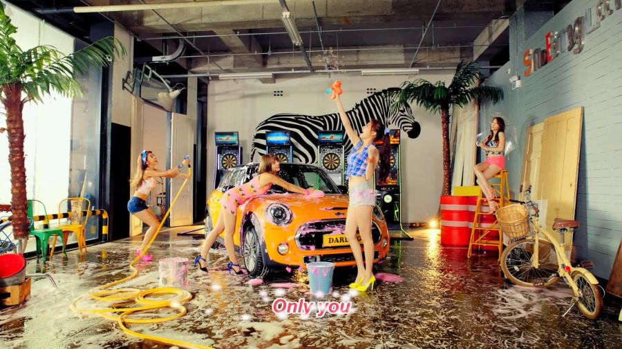 004[FOX][精緻中字][MV] Girls Day - Darling [動態光暈特效版][散發涼夏清爽般的魅力.jpg