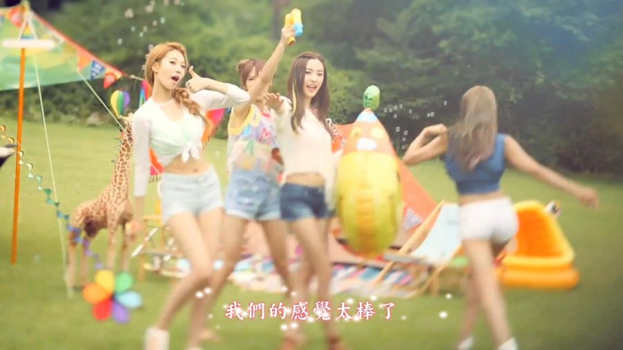 006[FOX][精緻中字][MV] BESTie - Hot Baby [動態光暈特效版][仲夏夜女神純愛閃光魅力.jpg