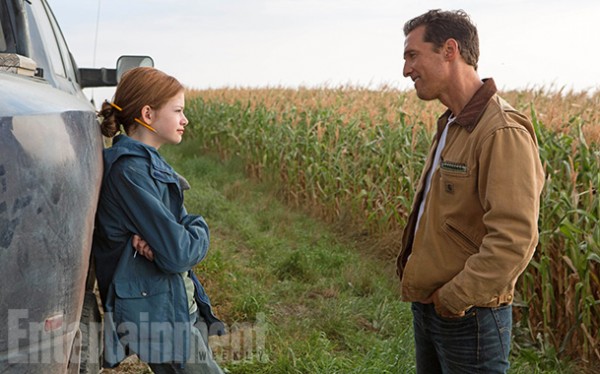 interstellar-matthew-mcconaughey-mackenzie-foy1-600x374.jpg