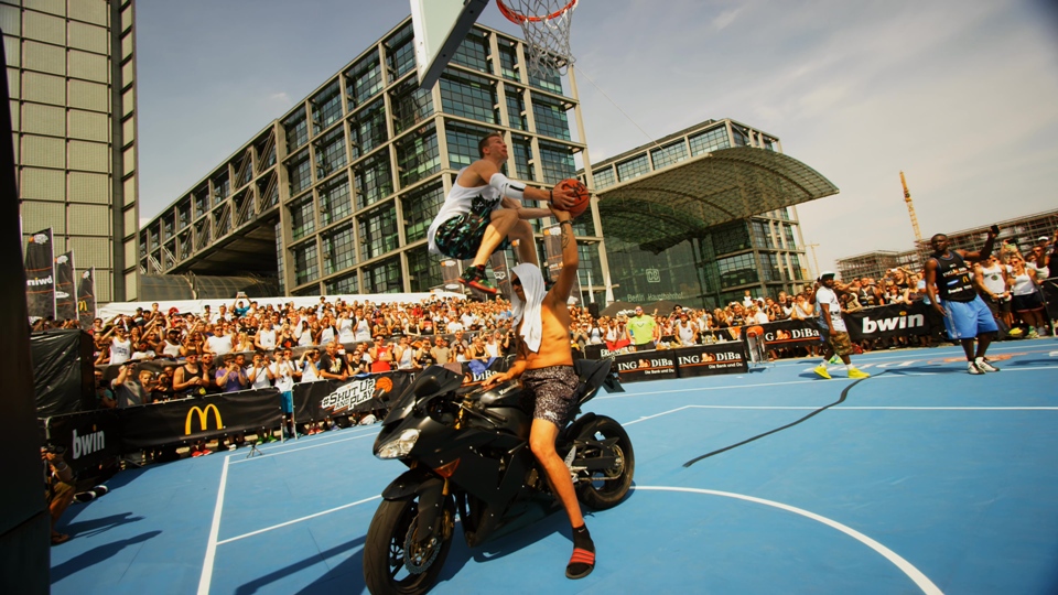 [4K高清演示片] 街头花式篮球ShutUpAndPlay.Berlin.H265.ts_000249.698.jpg