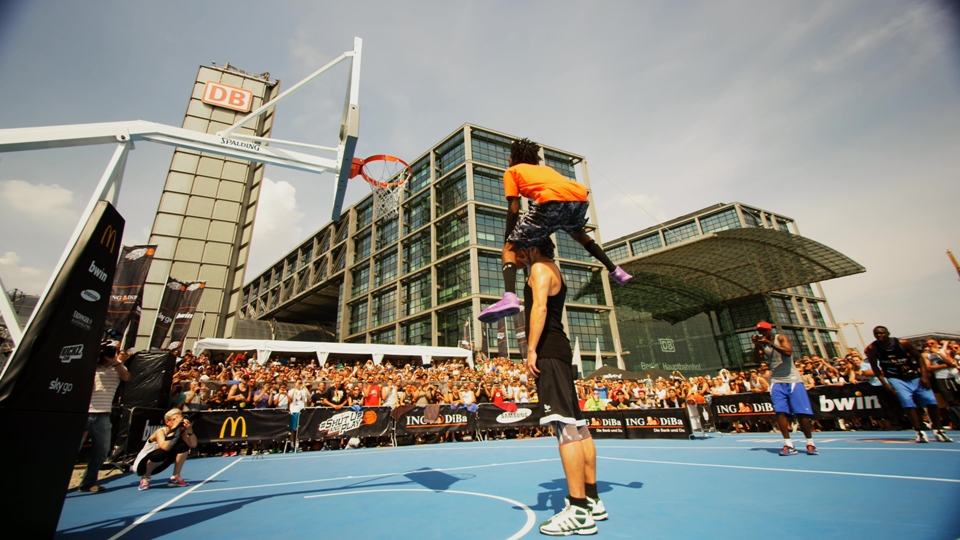 [4K高清演示片] 街头花式篮球ShutUpAndPlay.Berlin.H265.ts_000250.867.jpg