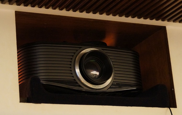 Optoma HD82