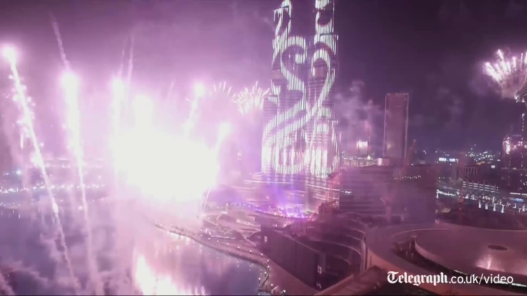 [高清演示片] 迪拜2015新年烟火.mp4_000336.040.jpg