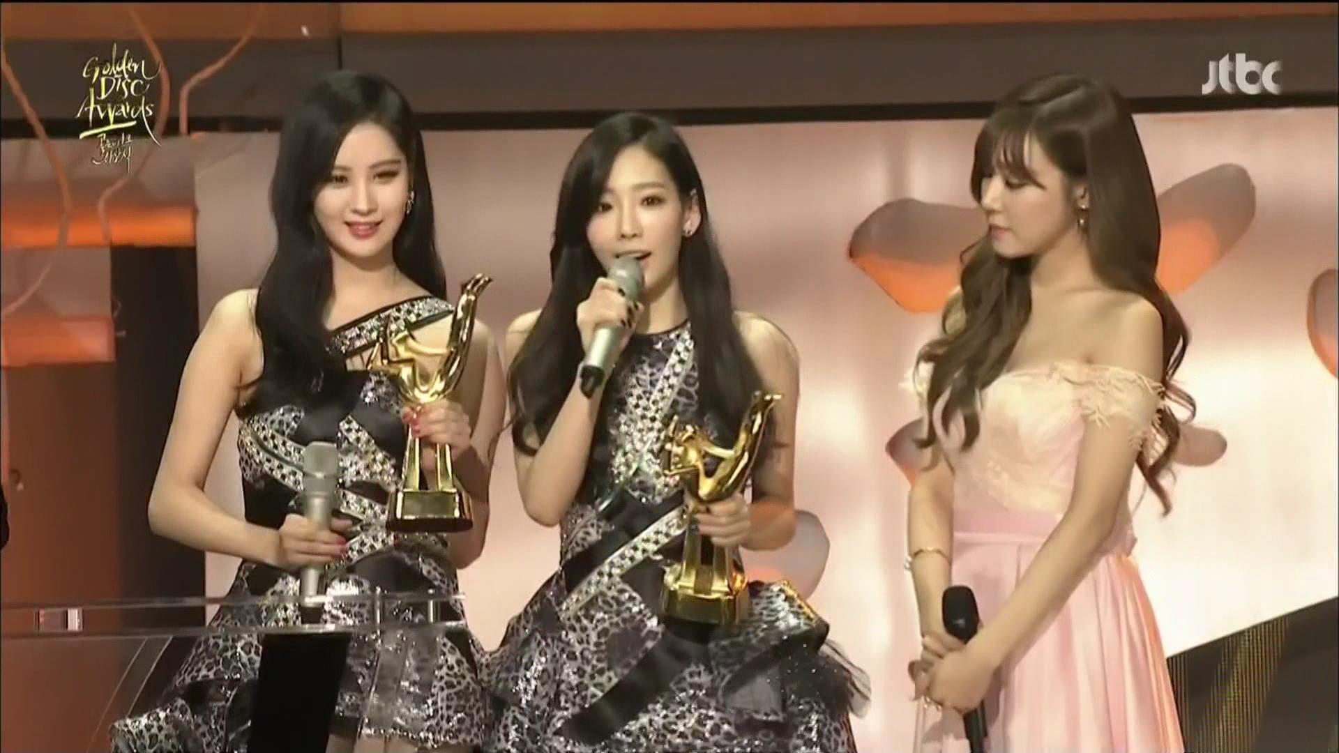 [jtbc] GDA 소녀시대+태티서(태연.티파니.서현) - 음반본상 수상 Cut 150125 1080i HD.jpg