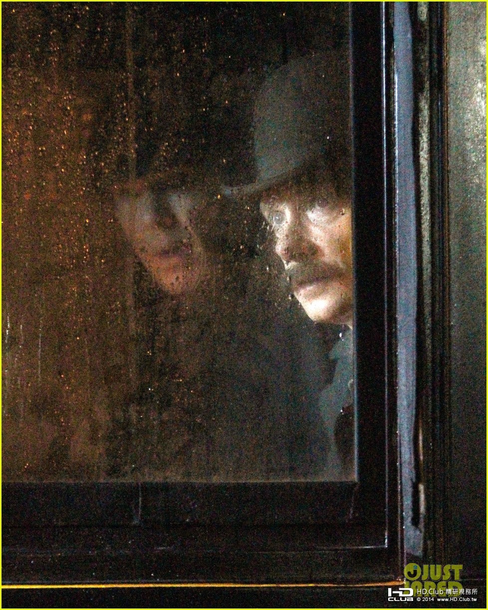benedict-cumberbatch-martin-freeman-film-sherlock-02.jpg