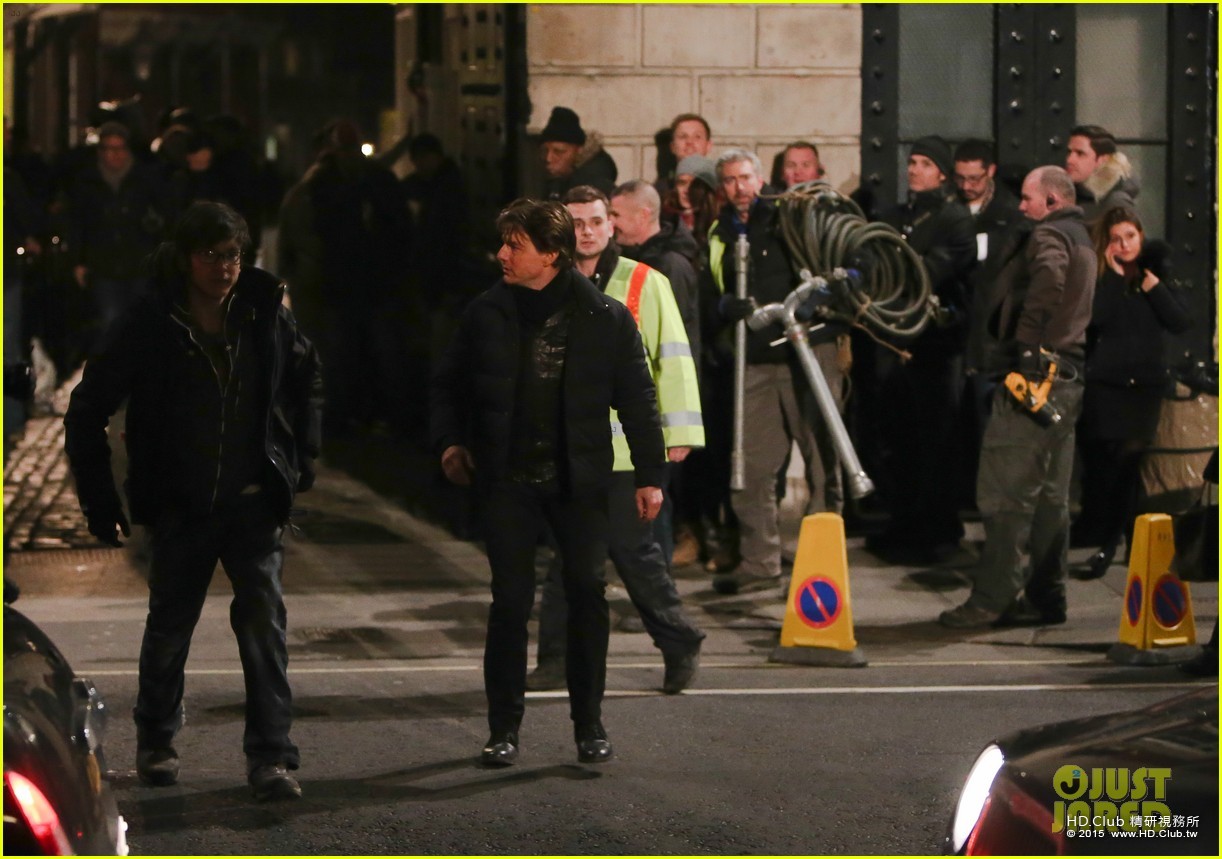 tom-cruise-mission-impossible-5-resumes-filming-12.jpg