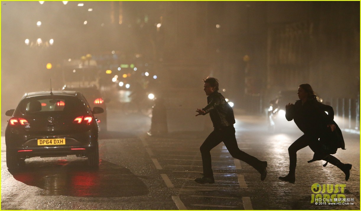 tom-cruise-mission-impossible-5-resumes-filming-23.jpg