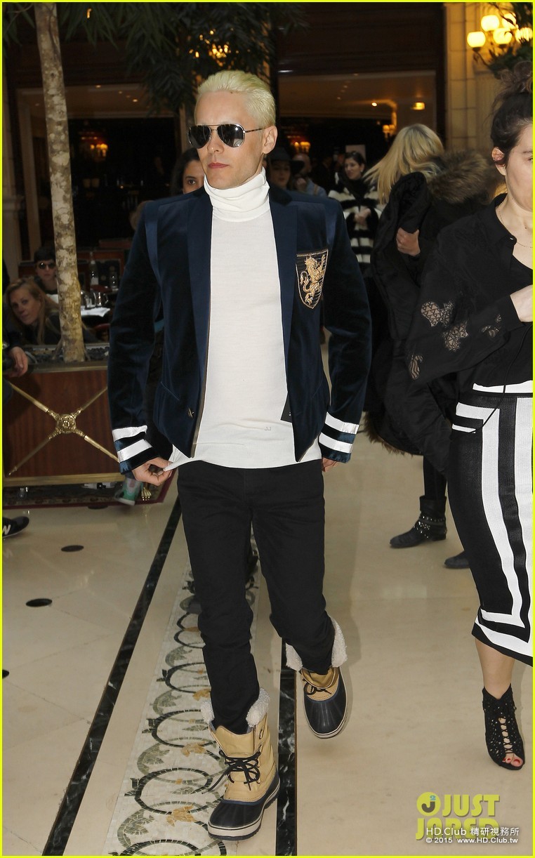 jared-leto-debuts-platinum-blonde-short-hair-cut-01.jpg