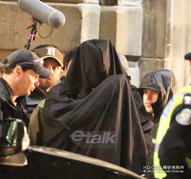 624_affleck_covered001.jpg