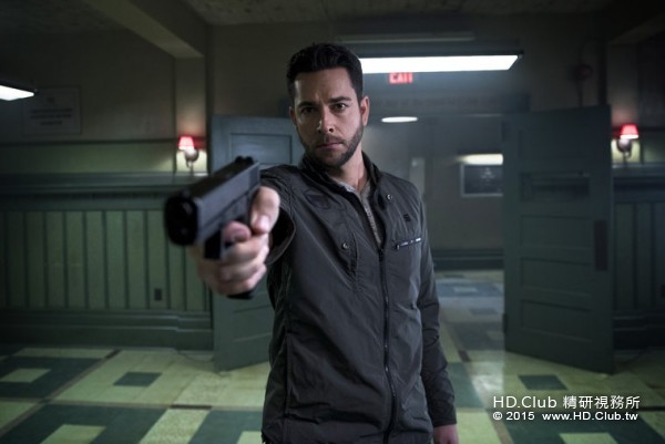 heroes-reborn-zachary-levi-600x401.jpg