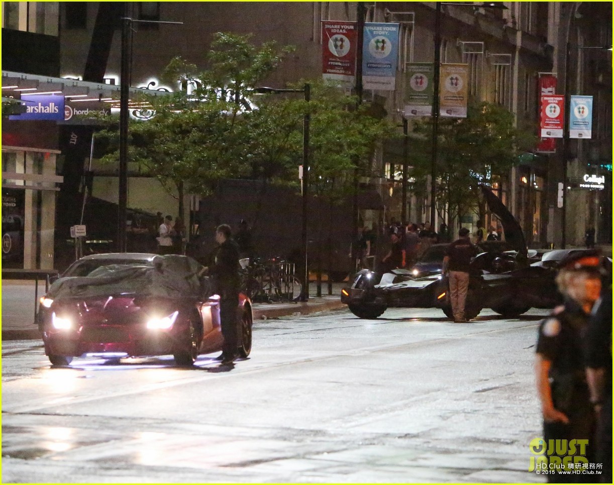 ben-afflecks-batmobile-chased-jared-letos-joker-ride-08.jpg