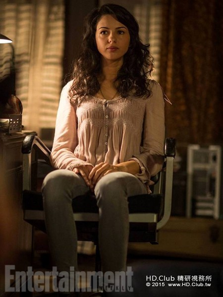 the-x-files-annet-mahendru-450x600.jpg