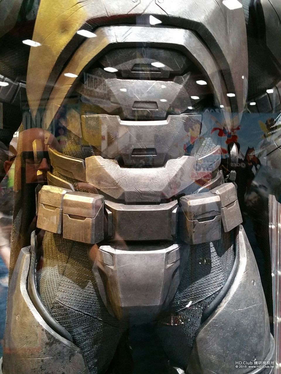 batman-v-superman-armor-image-comic-con.jpg