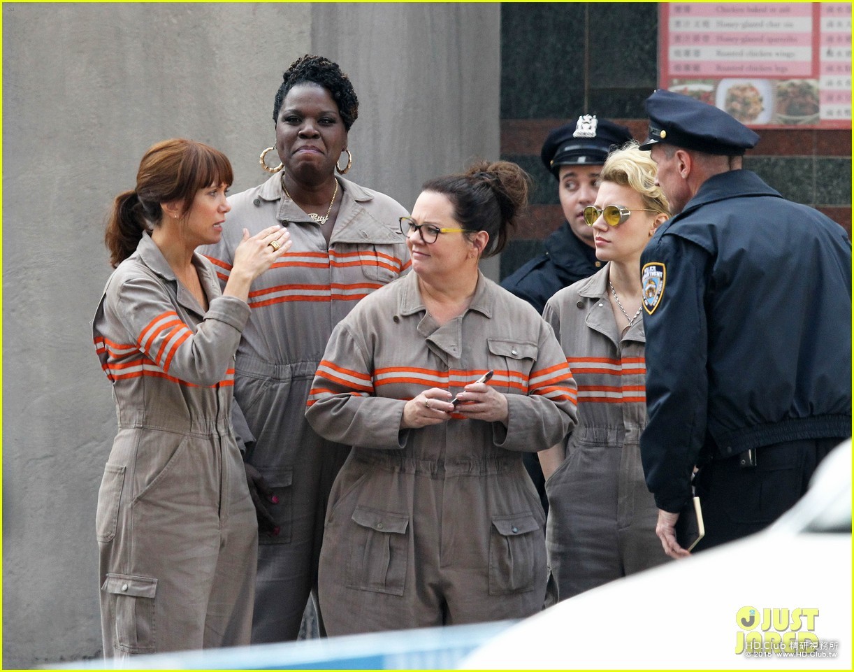 female-ghostbusters-cast-first-photo-in-costume-02.jpg
