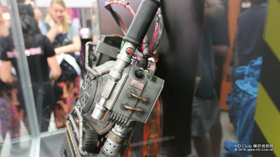 ghostbusters-proton-pack-picture-comic-con-4.jpg