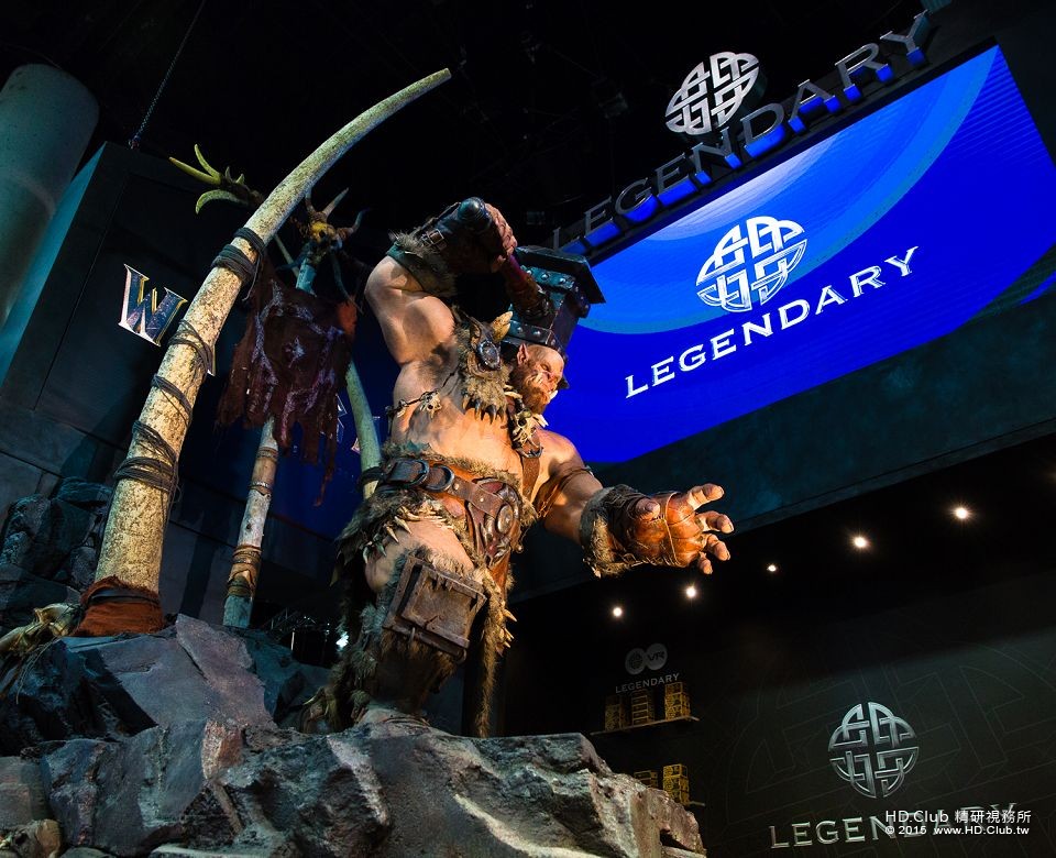 legendary-booth-warcraft-orgrim-comic-con.jpg