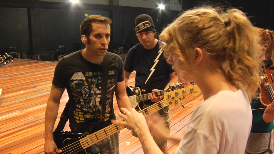 Taylor Swift - Speak Now World Tour Live 2011 彩排4.png