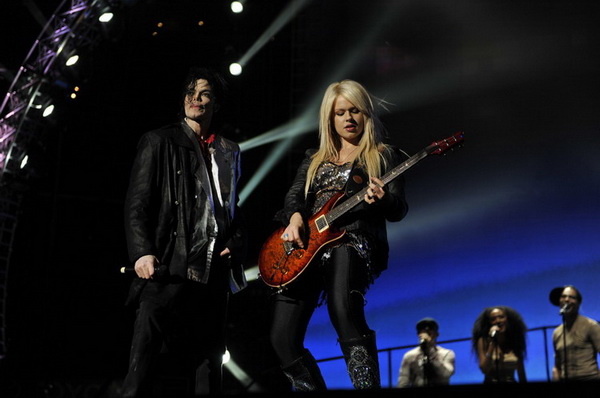 Orianthi & Michael Jackson.jpg