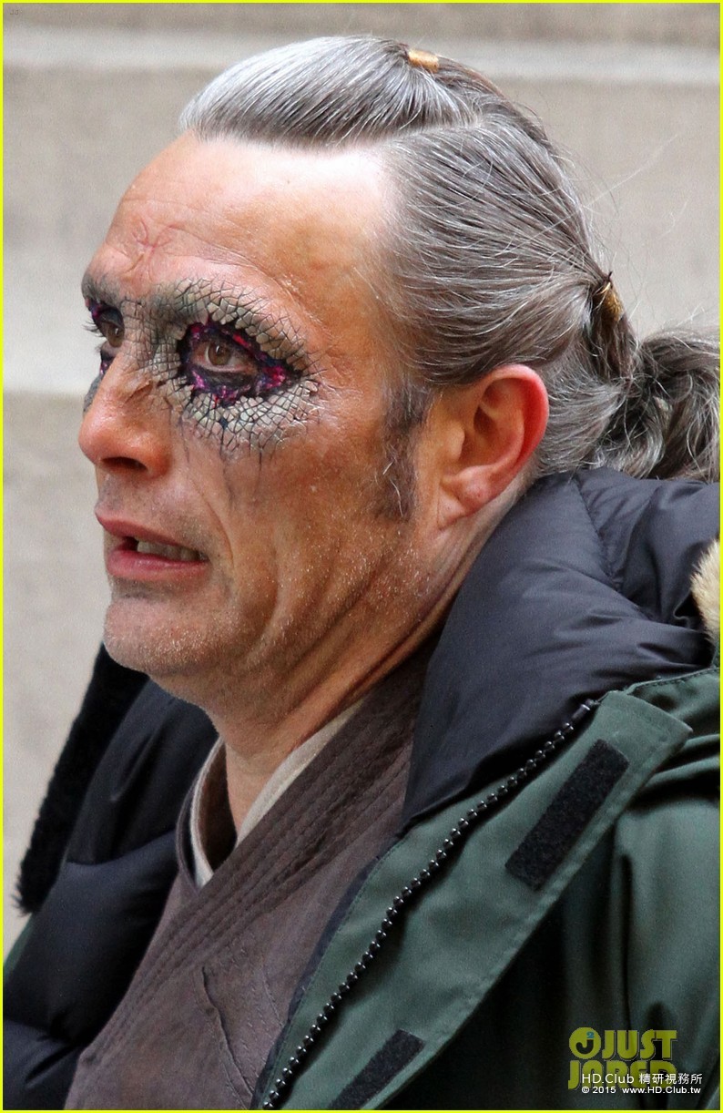 mads-mikkelsen-benedict-cumberbatch-dr-strange-set-02.jpg