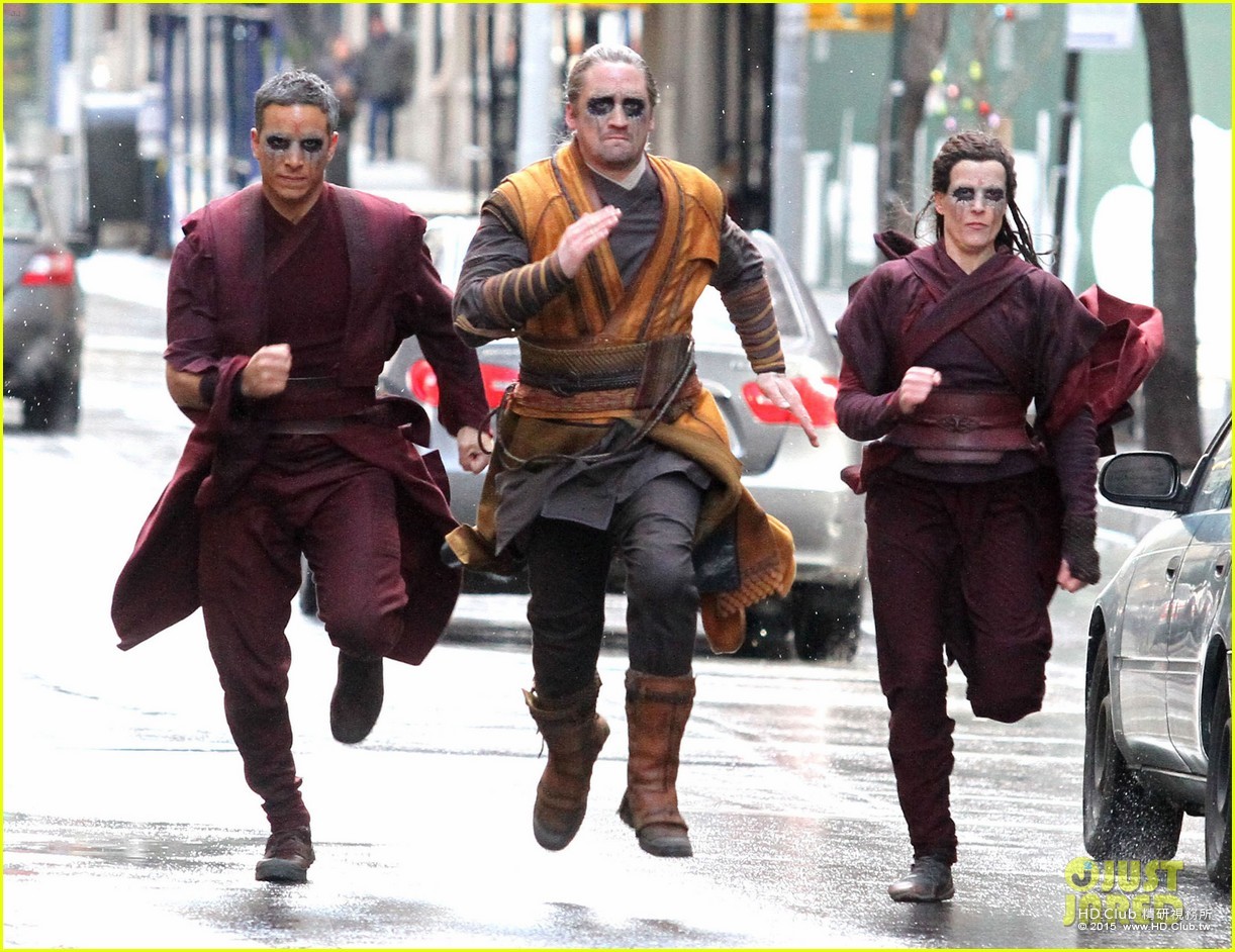 mads-mikkelsen-benedict-cumberbatch-dr-strange-set-04.jpg