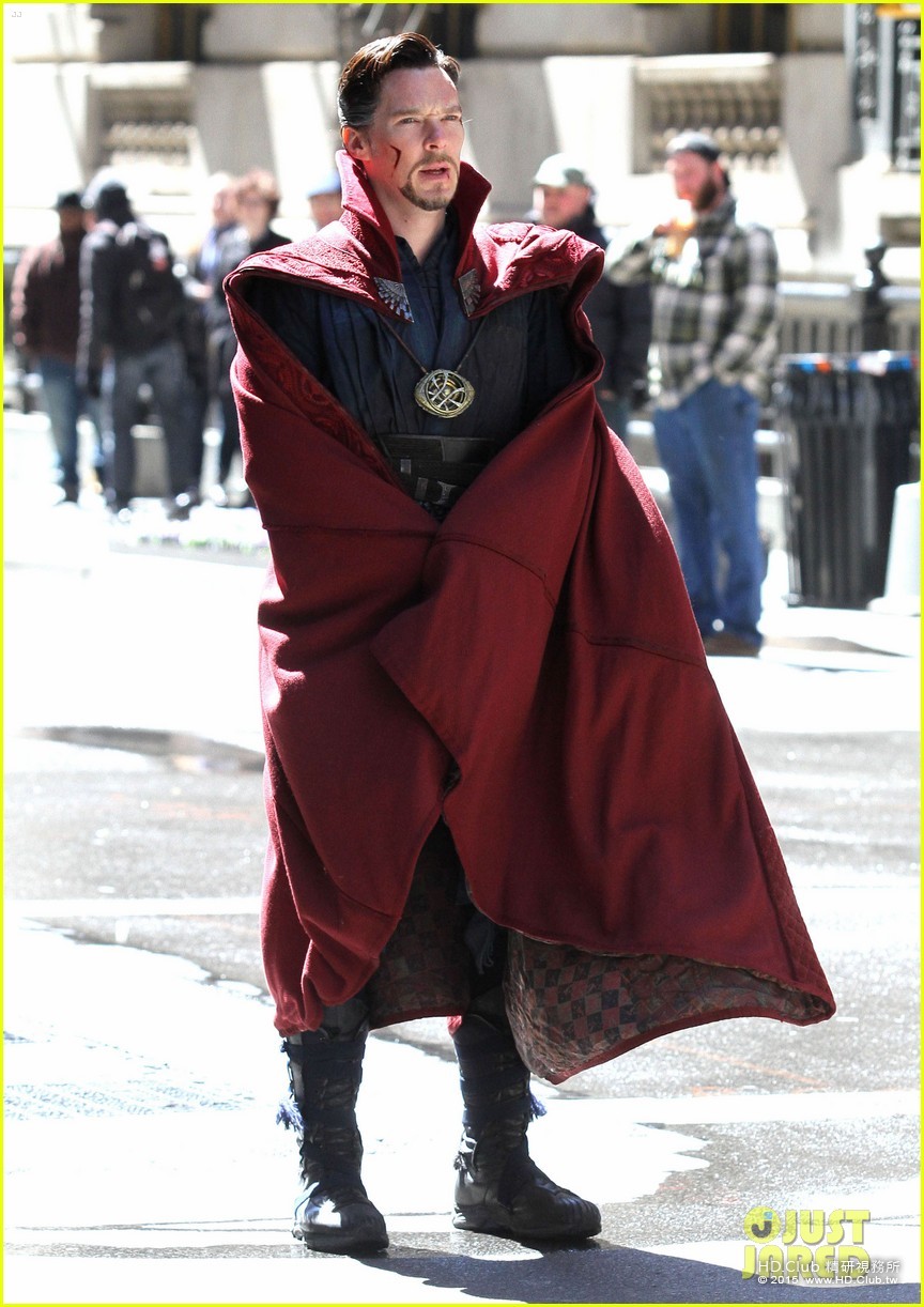 mads-mikkelsen-benedict-cumberbatch-dr-strange-set-15.jpg