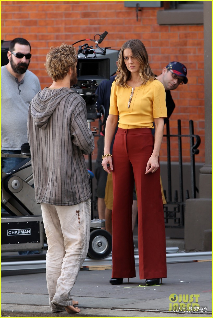 finn-jones-jessica-stroup-iron-fist-filming-21.jpg