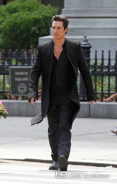 Matthew McConaughey Films Dark Tower NYC 6TxBBU-BTyYl.jpg
