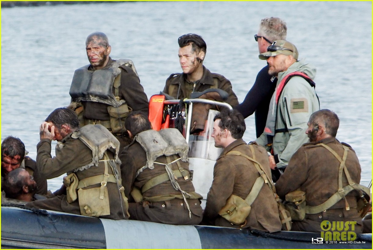 harry-styles-rumored-more-lines-dunkirk-set-01.jpg