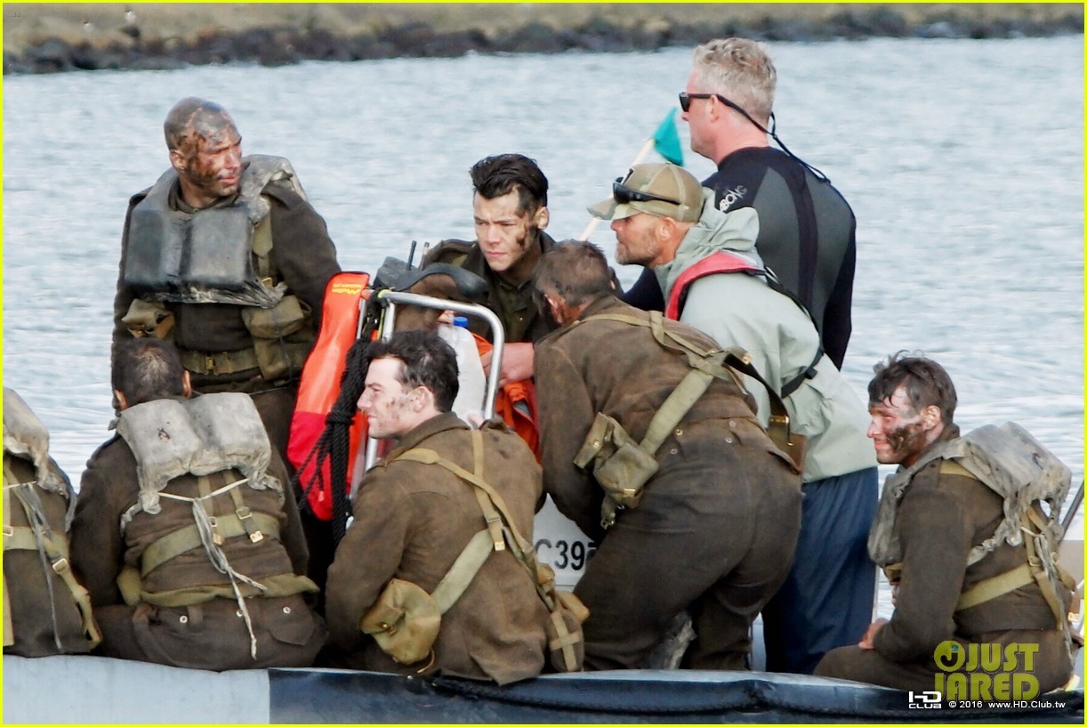 harry-styles-rumored-more-lines-dunkirk-set-05.jpg