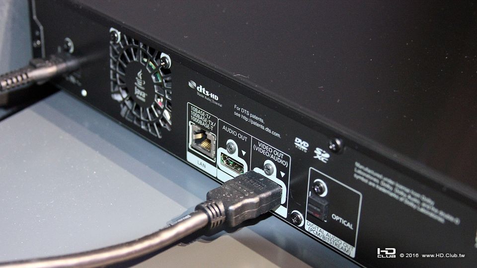 panasonic-dmp-ub700-4.jpg