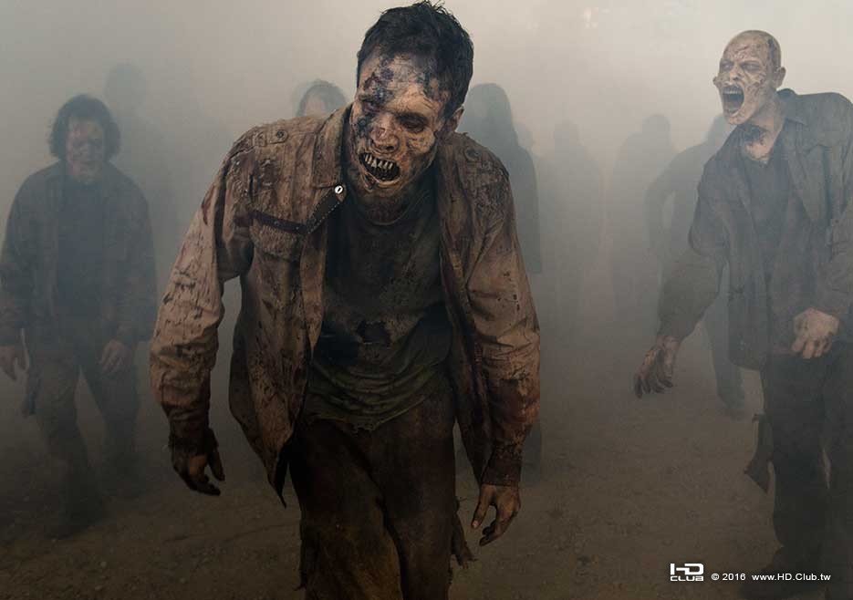 the-walking-dead-season-7-walkers-935.jpg