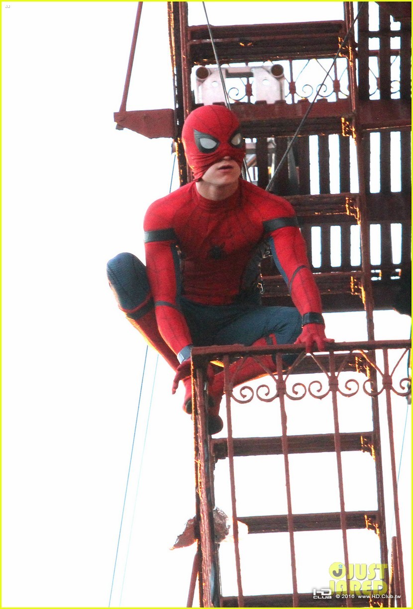tom-holland-performs-his-own-spider-man-stunts-on-nyc-fire-escape-17.jpg